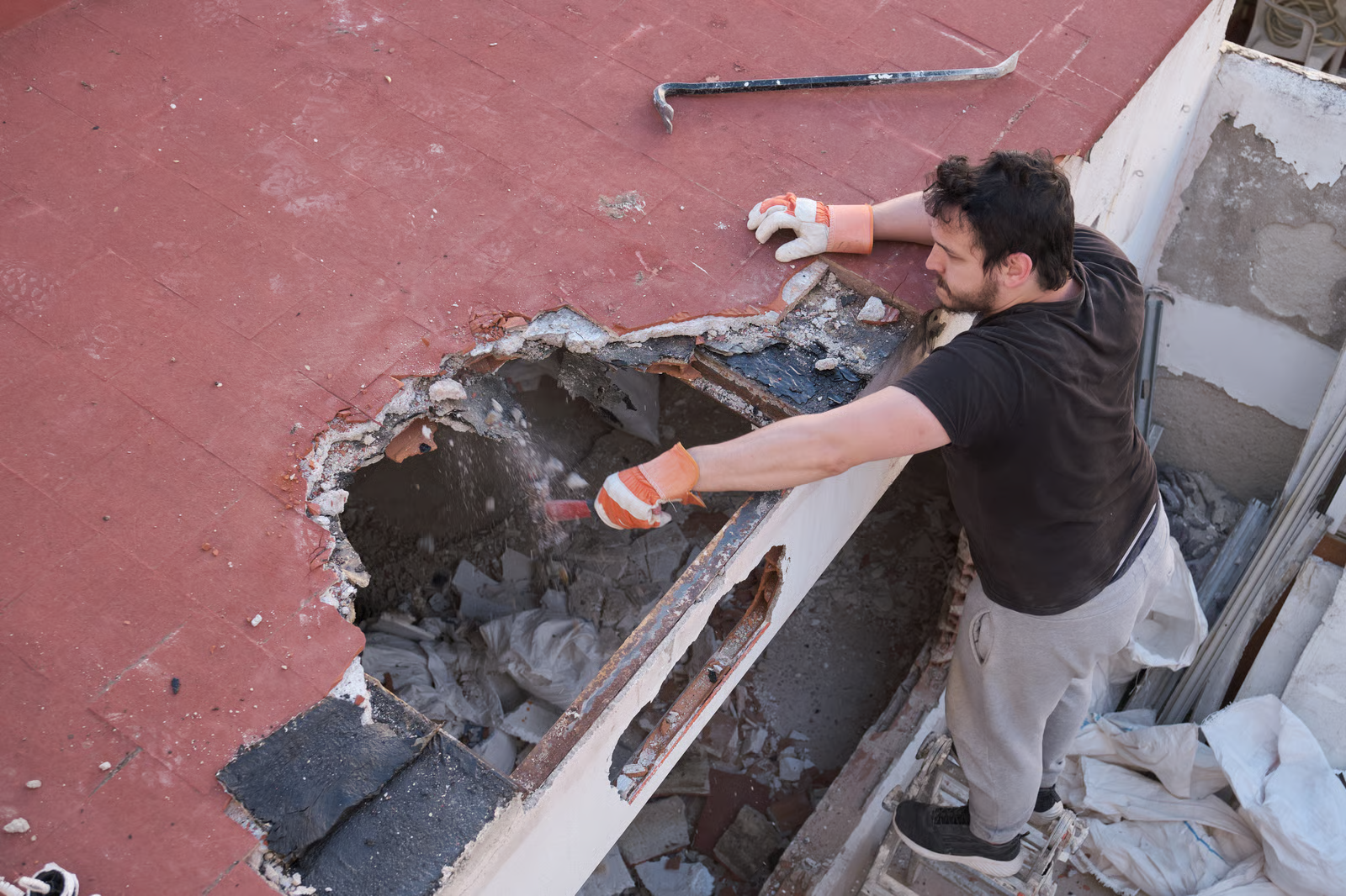 Signs Your Roof Is Leaking